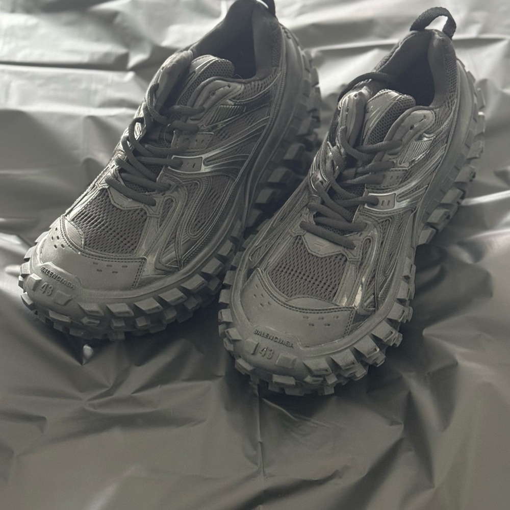 BALENCIAGA MEN'S BOUNCER SNEAKER IN BLACK